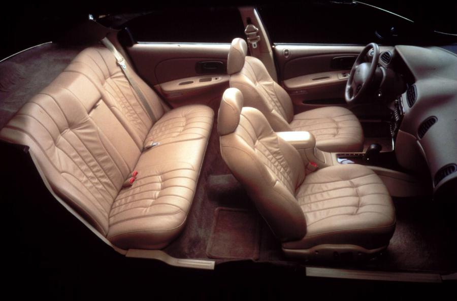  Chrysler Concorde 1998 года  (фото 5 из 31)